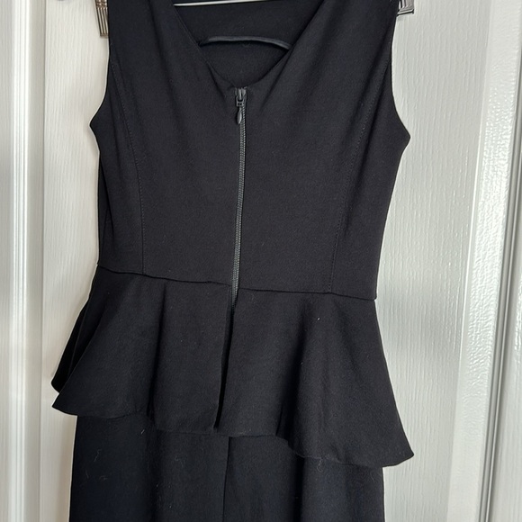 New Banana Republic Black Peplum Dress, Cocktail, Party, Stretch, size 2 - Picture 11 of 15